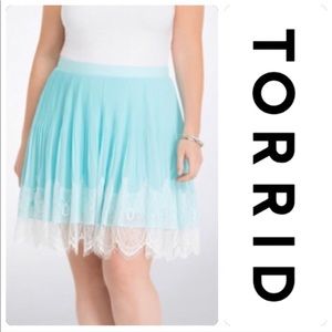 🆕 NWT • Torrid Size 18 Lace Chiffon Mini Skirt